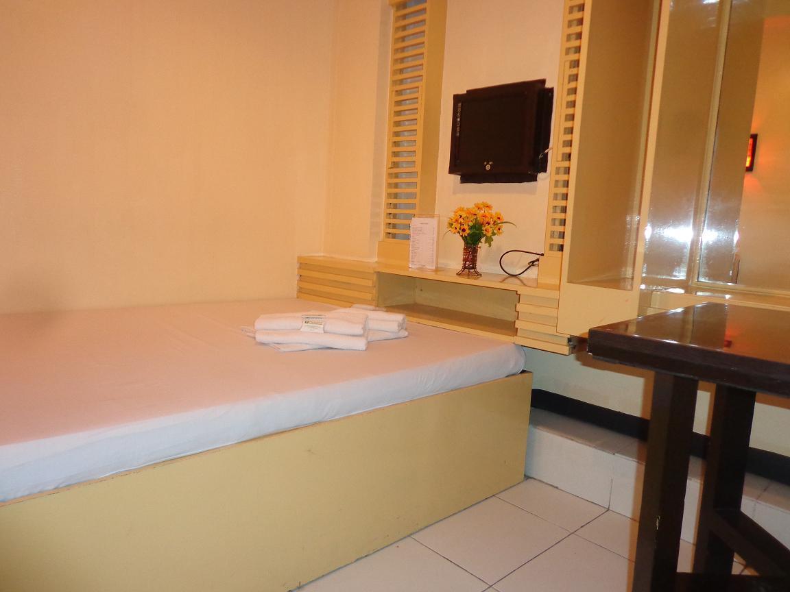 Hotel Oyo 191 Paradise Apartelle Manila Exteriér fotografie